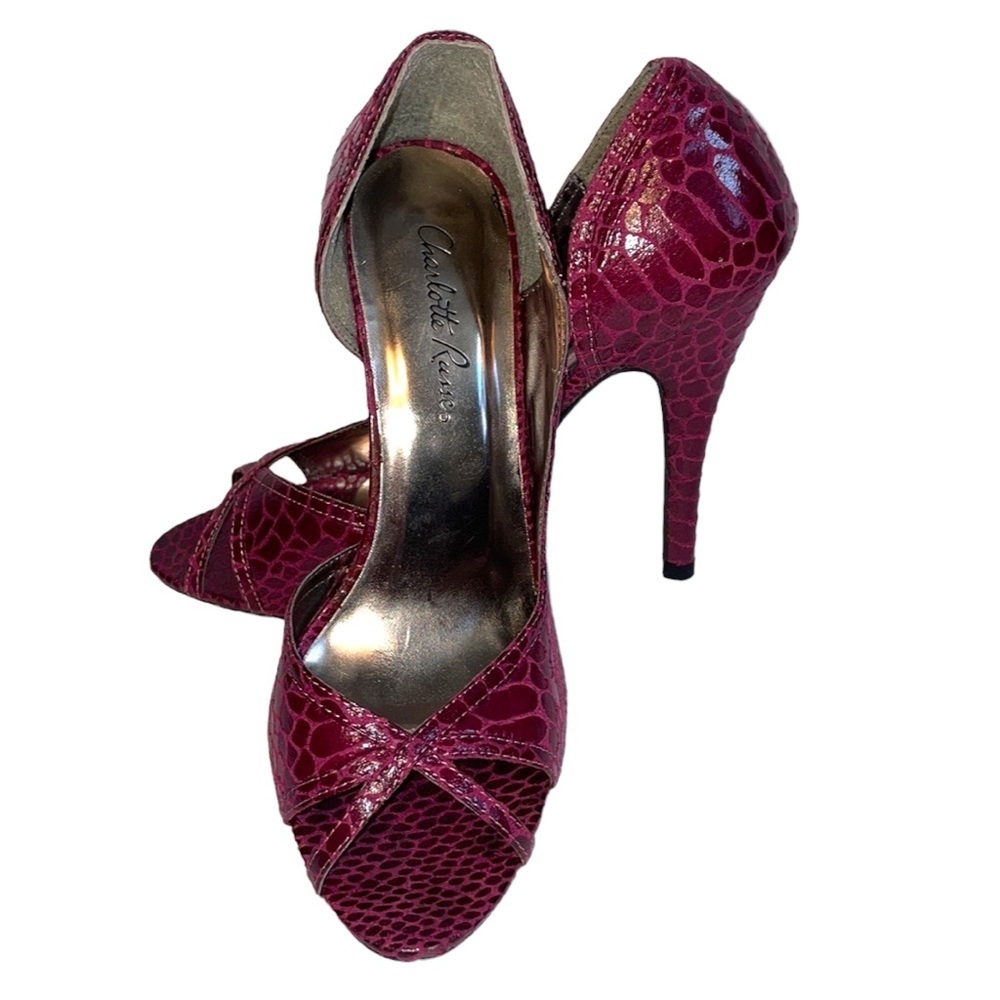 CHARLOTTE RUSSE Fuschia snakeskin heels in women’s size 6